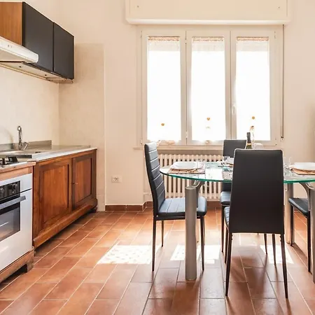 Vintage Sea Apartment